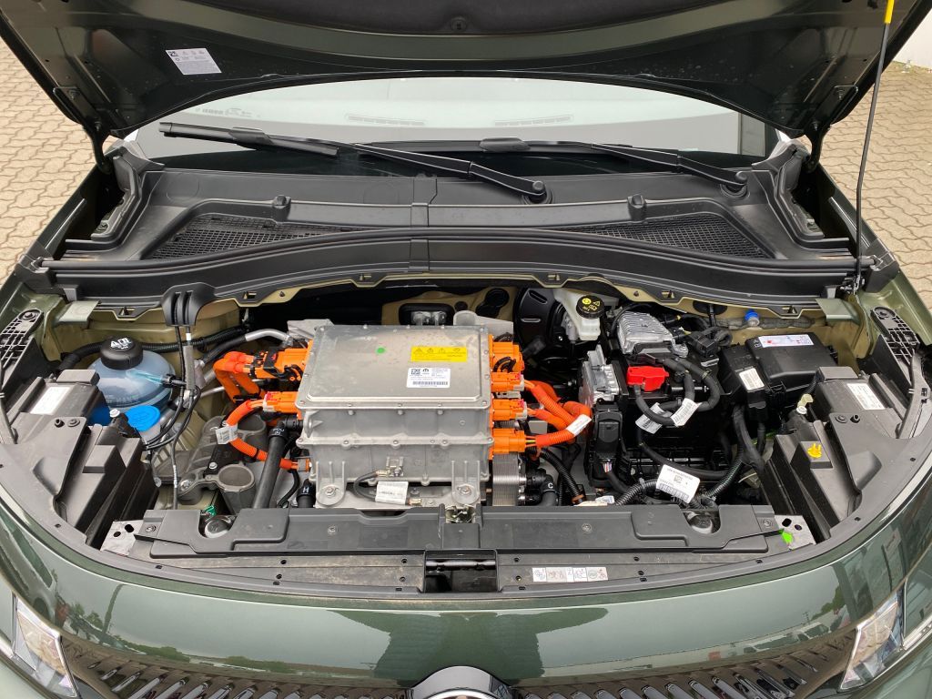 Fahrzeugabbildung Citroën e-C3 Aircross MAX *Winter-Paket*