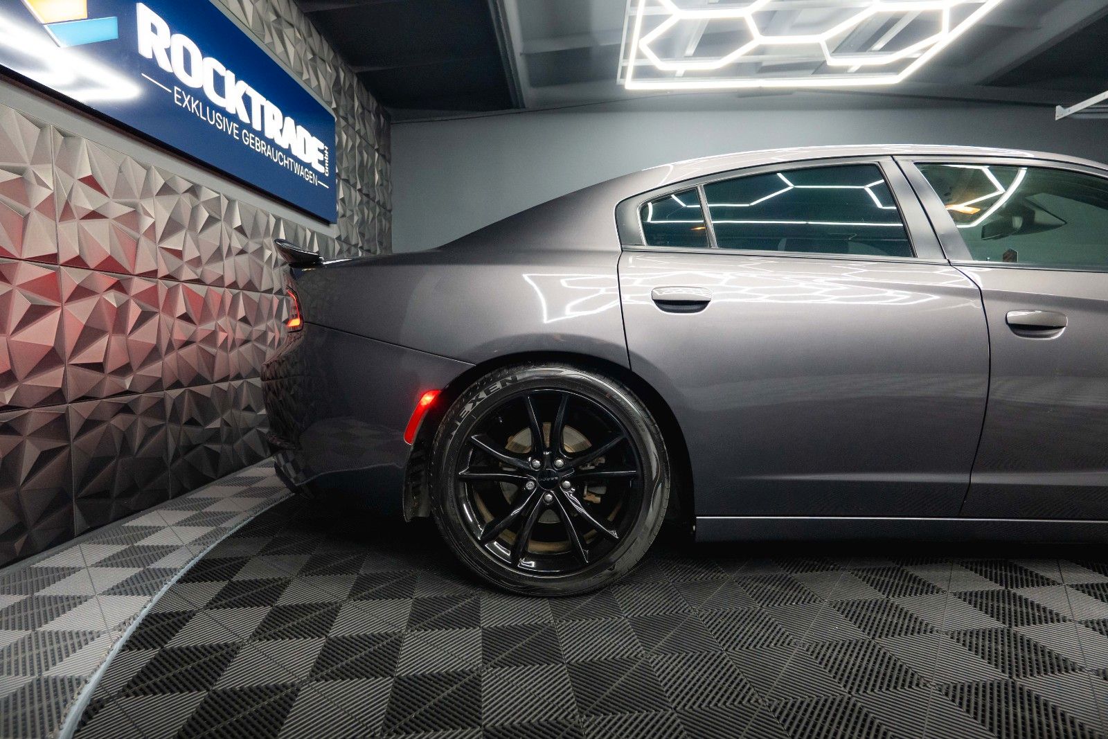 Fahrzeugabbildung Dodge Charger 5.7 V8 HEMI R/T+ Full Options *ACC*LED*