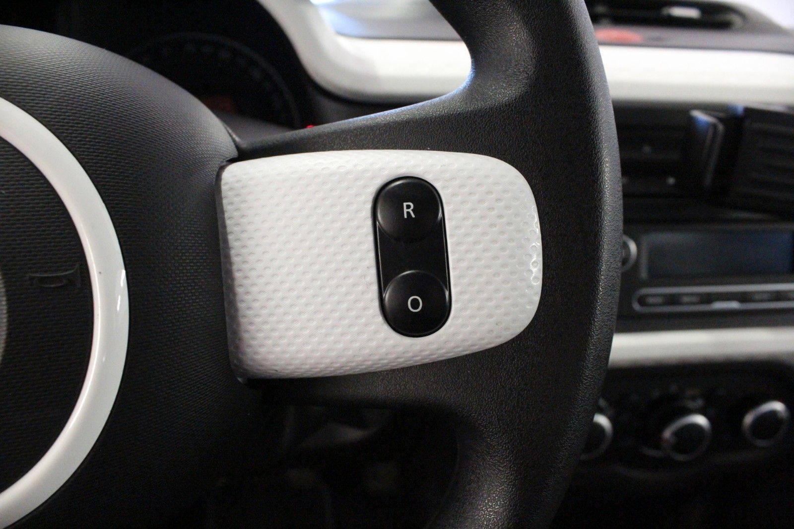 Fahrzeugabbildung Renault Twingo  SCe70  *Klima *Ganzjahresreifen