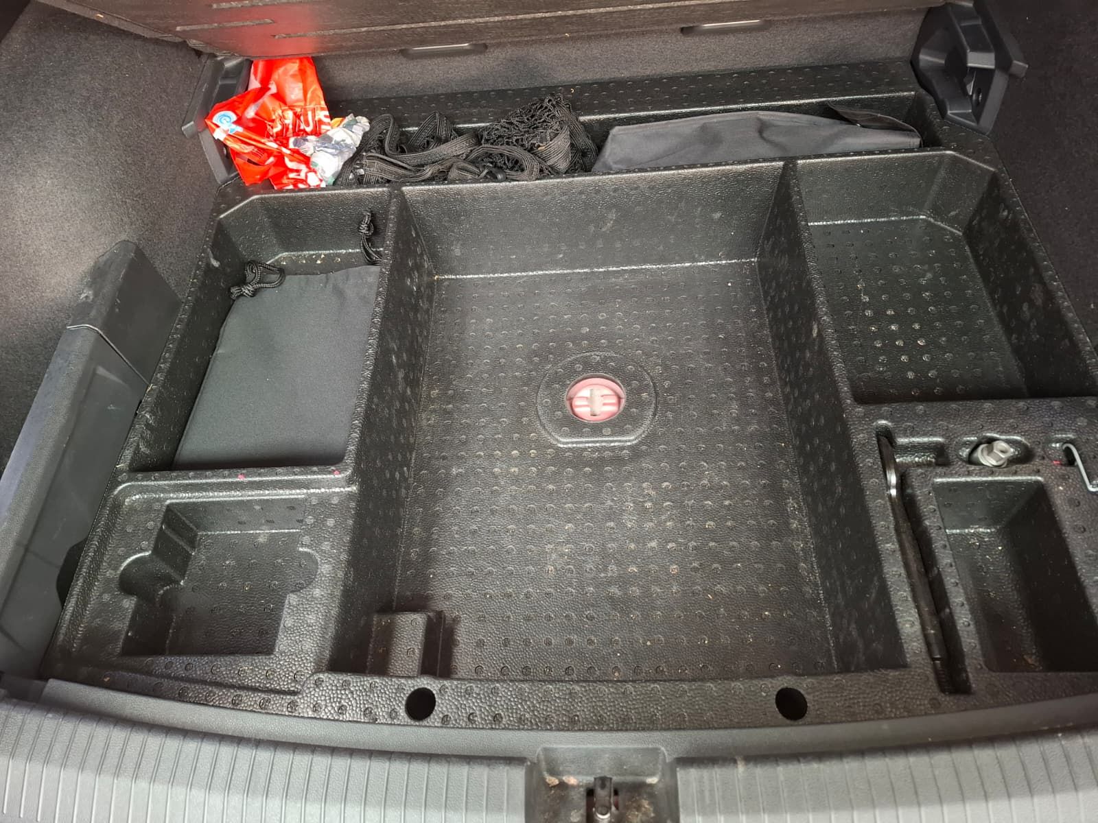 Fahrzeugabbildung Volkswagen Tiguan Allsp. Life 1.5 TSI +ACC+LED+AreaView+AHK