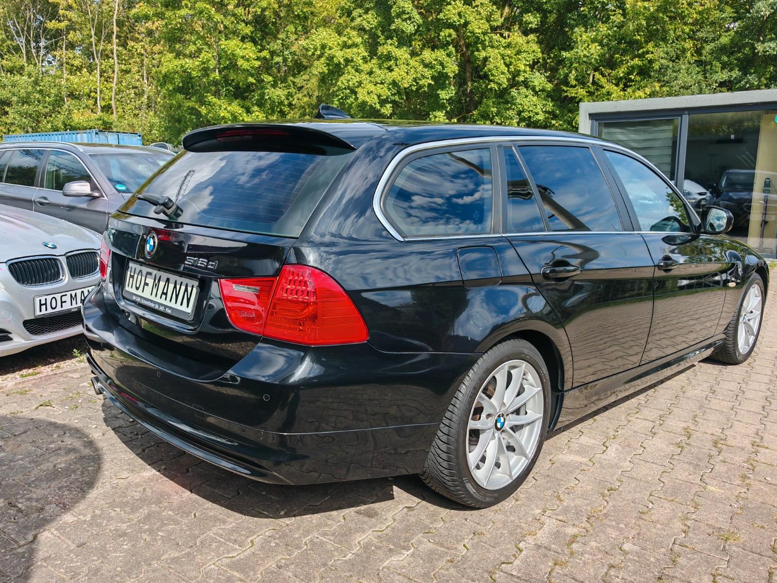 BMW 318 2011 — photo 15