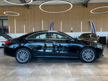 Mercedes-Benz CLA 180 *NAVI*LANE-ASSIST*KAMERA*NAVI*PDC*SZHZ*