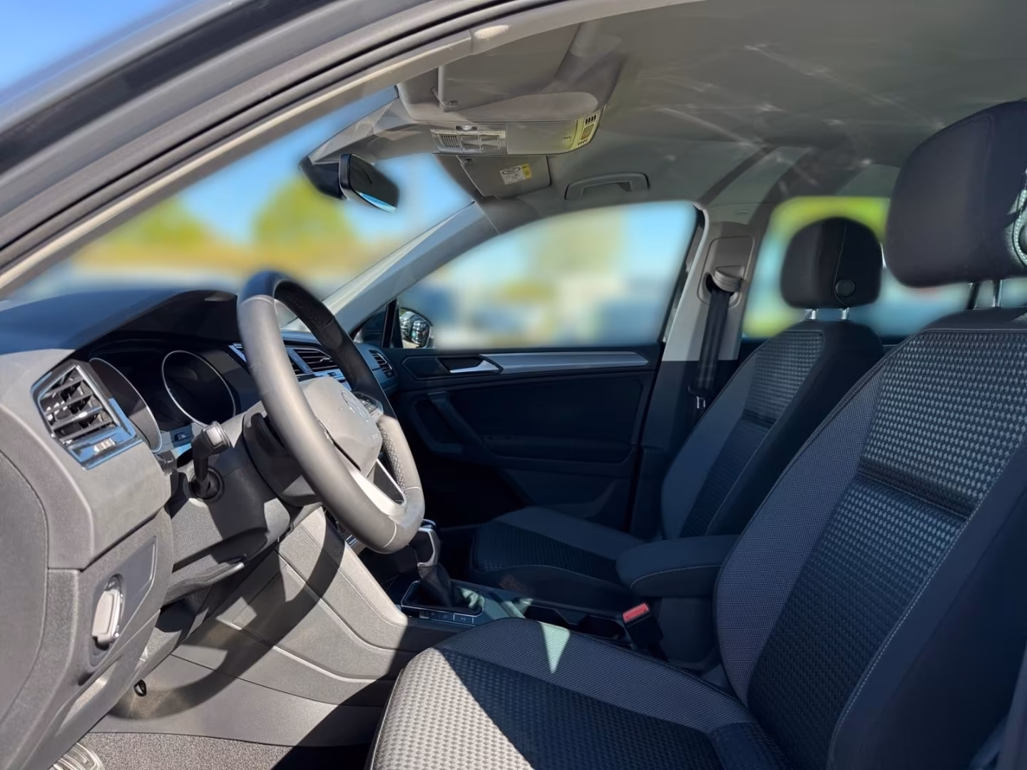 Volkswagen Tiguan Active 1.5 TSI StandHZG AHK-klappbar Navi, миниатюра 14