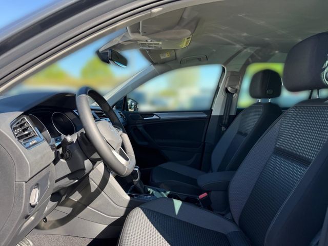 Tiguan Active 1.5 TSI StandHZG AHK-klappbar Navi
