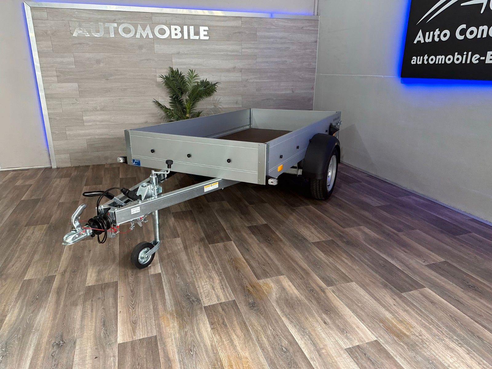 Fahrzeugabbildung Humbaur Startrailer H 132513 Plane& Spriegel 1500mm grau