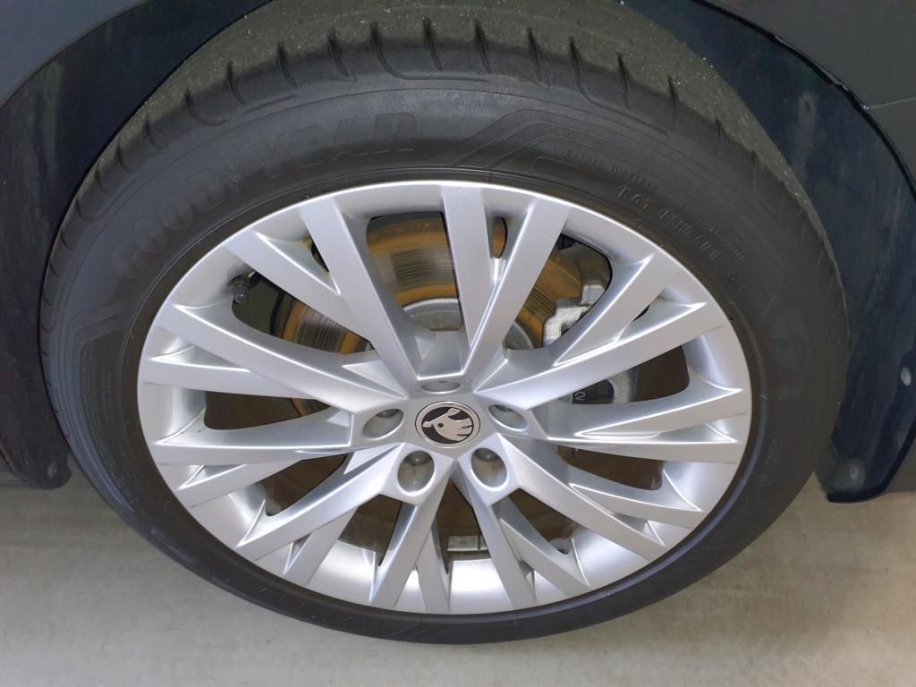 Skoda Superb iV Combi Style 1.4 TSI 160kW Pano*PDC*NAV