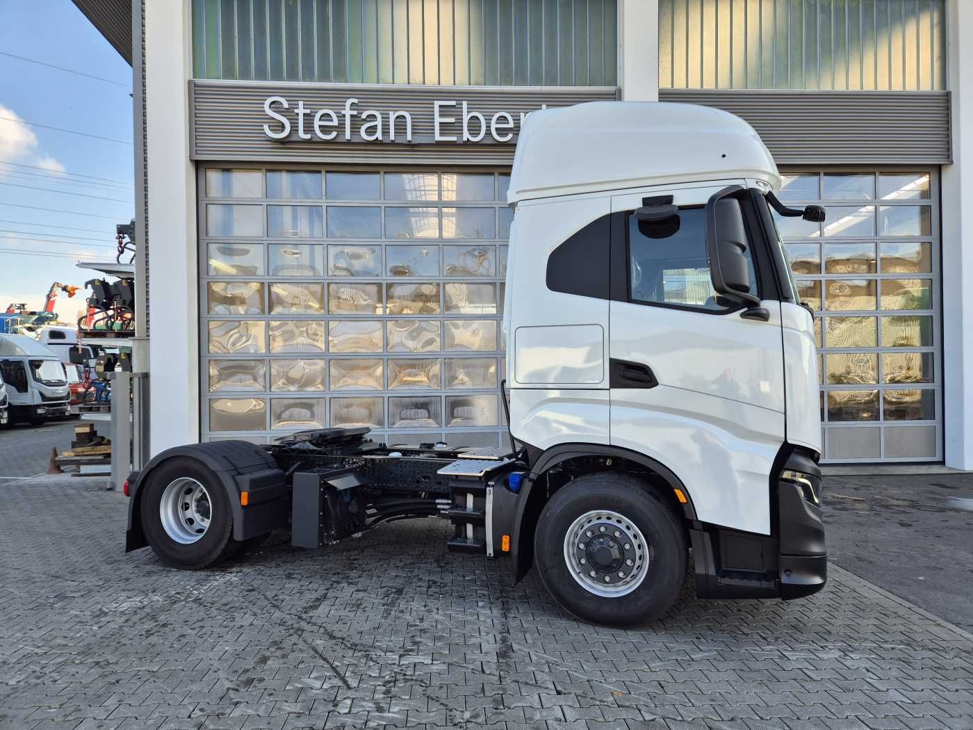 Fahrzeugabbildung Iveco AS440X49T/P ON 4x4 HI-TRACTION Intarder 2x Bett