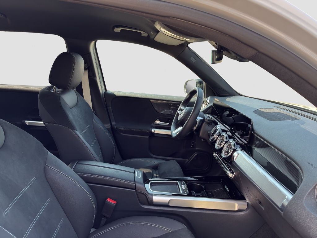 Fahrzeugabbildung Mercedes-Benz GLB 200 d AMG*Night*KeyLes*DISTRONIC*PDC*RFK*AHK