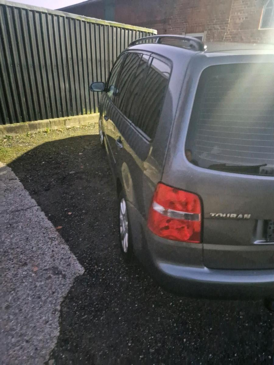 Volkswagen Touran 2006 — rear view
