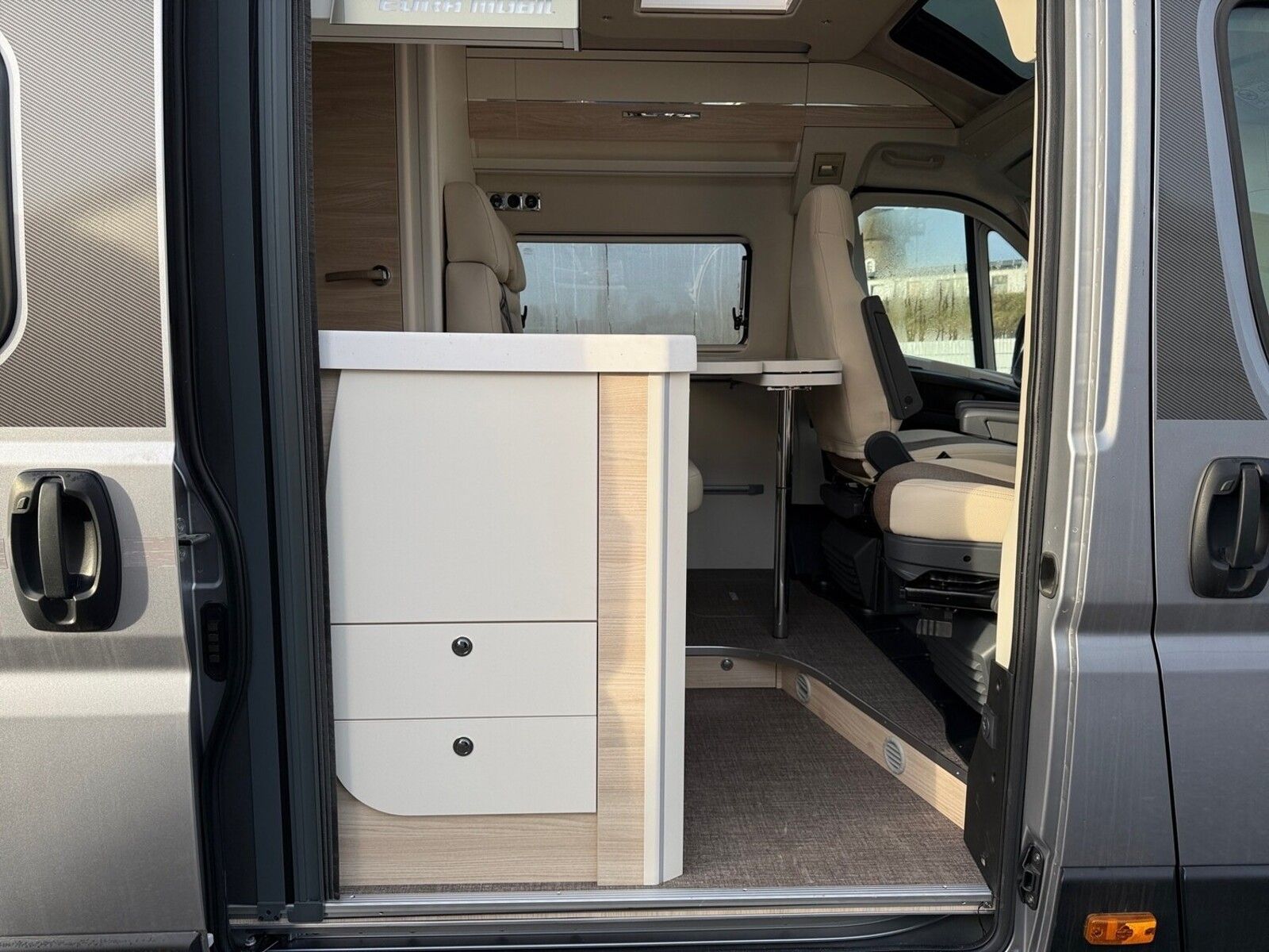 Fahrzeugabbildung Eura Mobil Van V 635 EB Klimaauto., Fahrassistenzpaket, RFK