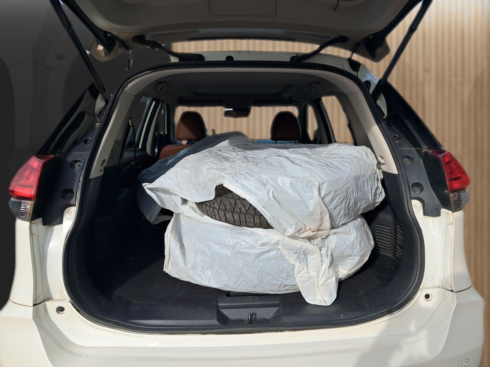 Fahrzeugabbildung Nissan X-Trail Tekna 4x4