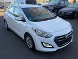 Hyundai i30 blue Classic 1.HAND~KLIMA~EU6 - Hyundai i30 Gebrauchtwagen in Wiesbaden