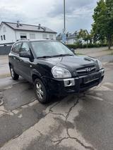 Hyundai Tucson 2.0 GLS,Klima,Ahk,8 Fach Alu - Hyundai TUCSON: Gls