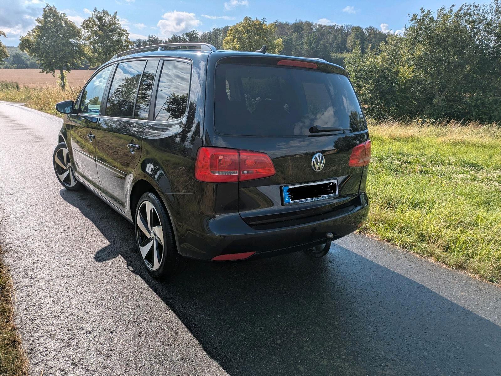 Volkswagen Touran 2011 — photo 5