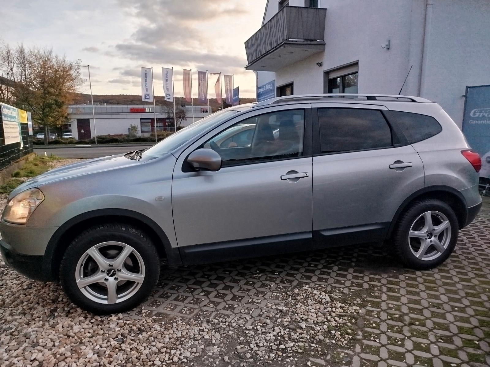 Nissan Qashqai +2 Acenta 2,0*7Sitze*Temp*Pano*Navi*Gara