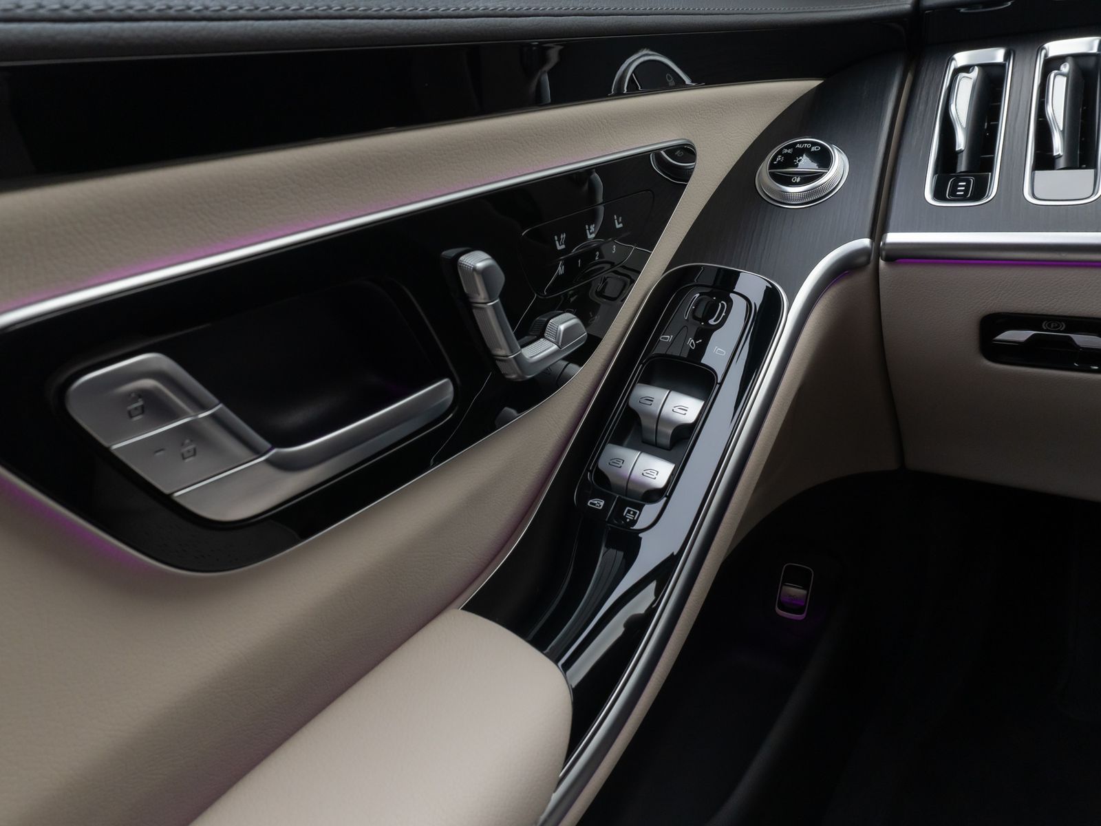 Fahrzeugabbildung Mercedes-Benz S 400d 4Matic HUD DAB 360° 9G-Tronic MBUX Ent.+