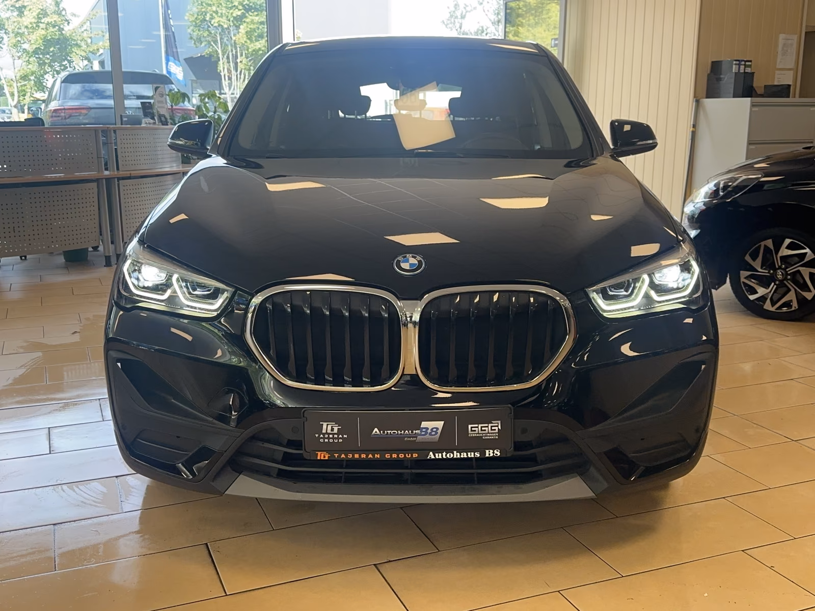 BMW X1 xDrive 25e*Advantage*1.Hand*CAM*SHZ*Tempo*LED, миниатюра 2