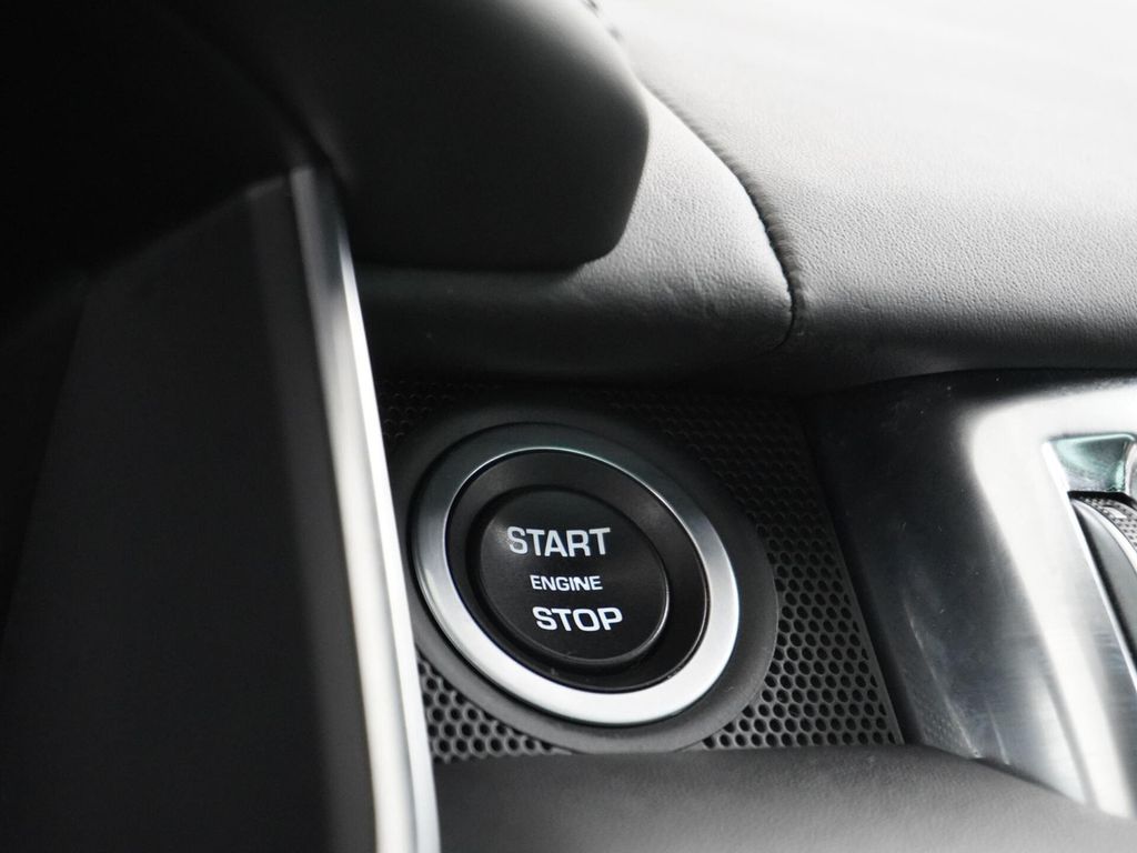 Land Rover Range Rover Sport 5.0 V8 Supercharged SVR