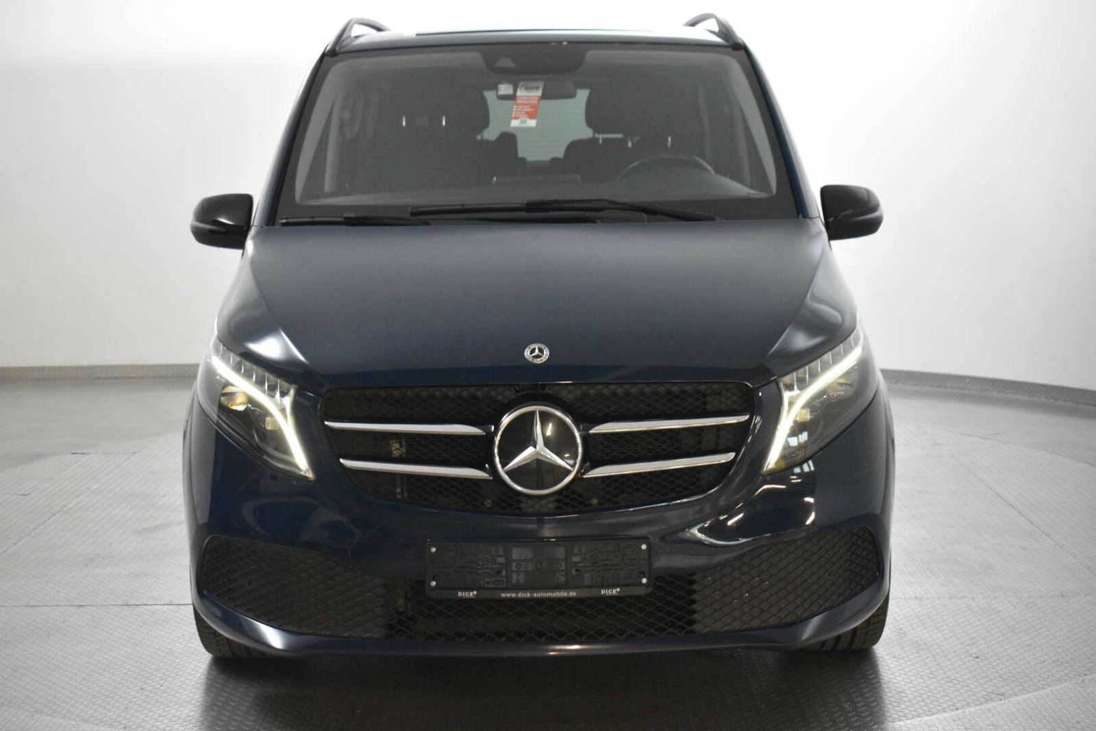 Fahrzeugabbildung Mercedes-Benz V300d 4Mat Edit Extralang AMG 19"+NIGHT+AHK+LED+