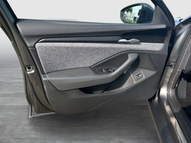 Superb Combi 2.0 TSI Selection AHK MATRIX STANDH