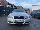 BMW E91 318i 2011 - BMW 318: E91