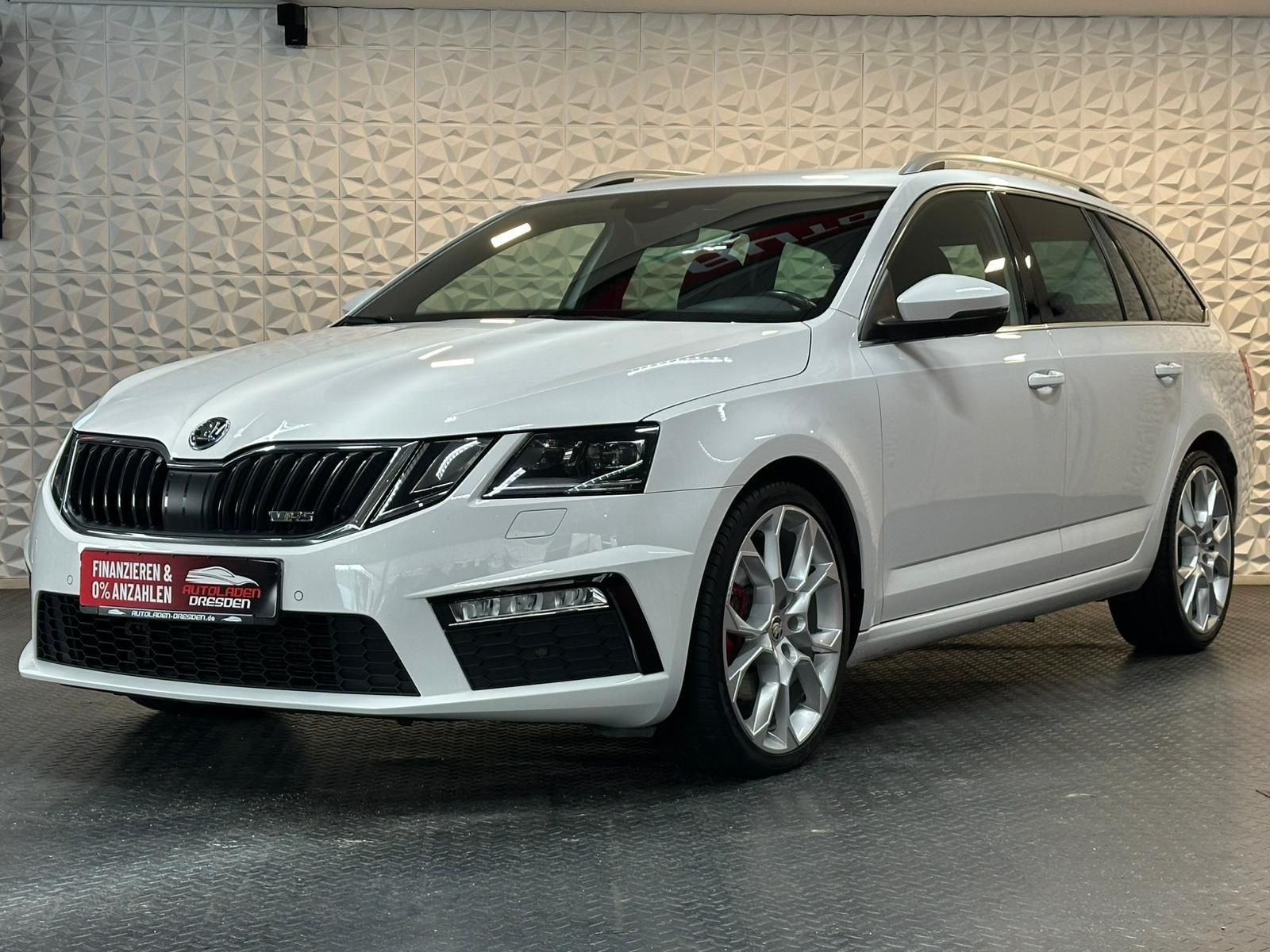 SKODA Octavia 2.0TDI RS* LED#4xSHZ#AHK#TEMPO#NAVI#PDC - Image 4