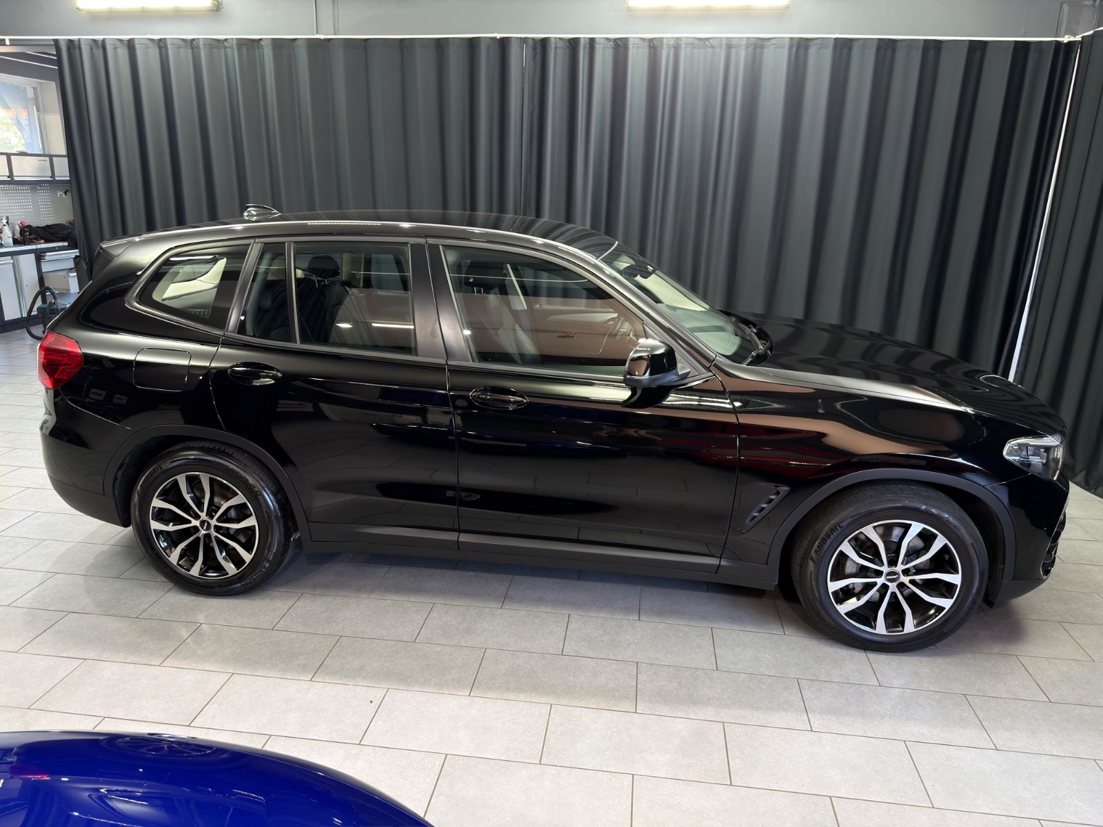 Fahrzeugabbildung BMW X3 xDrive 30d Advantage|HIFI|NAVI|AHK|