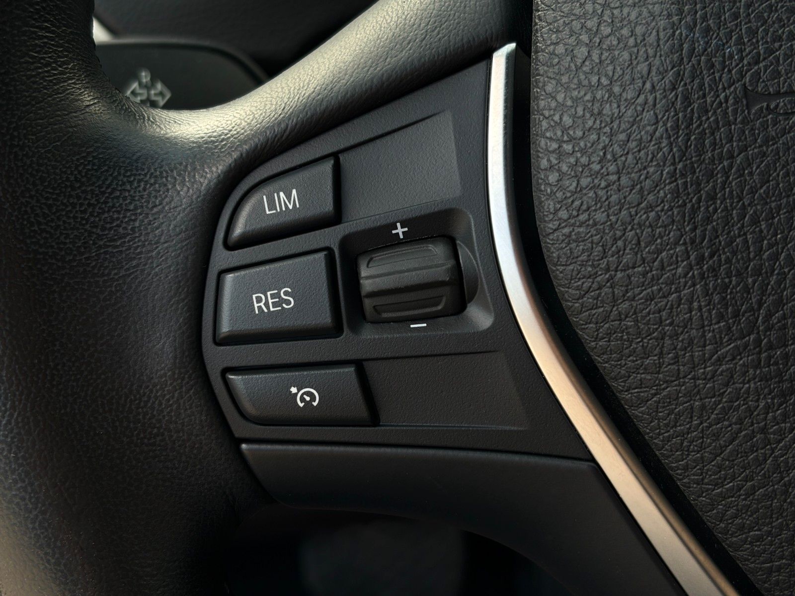 Fahrzeugabbildung BMW 420i  Coupe Sport Line Leder Tempomat HiFi SHZ