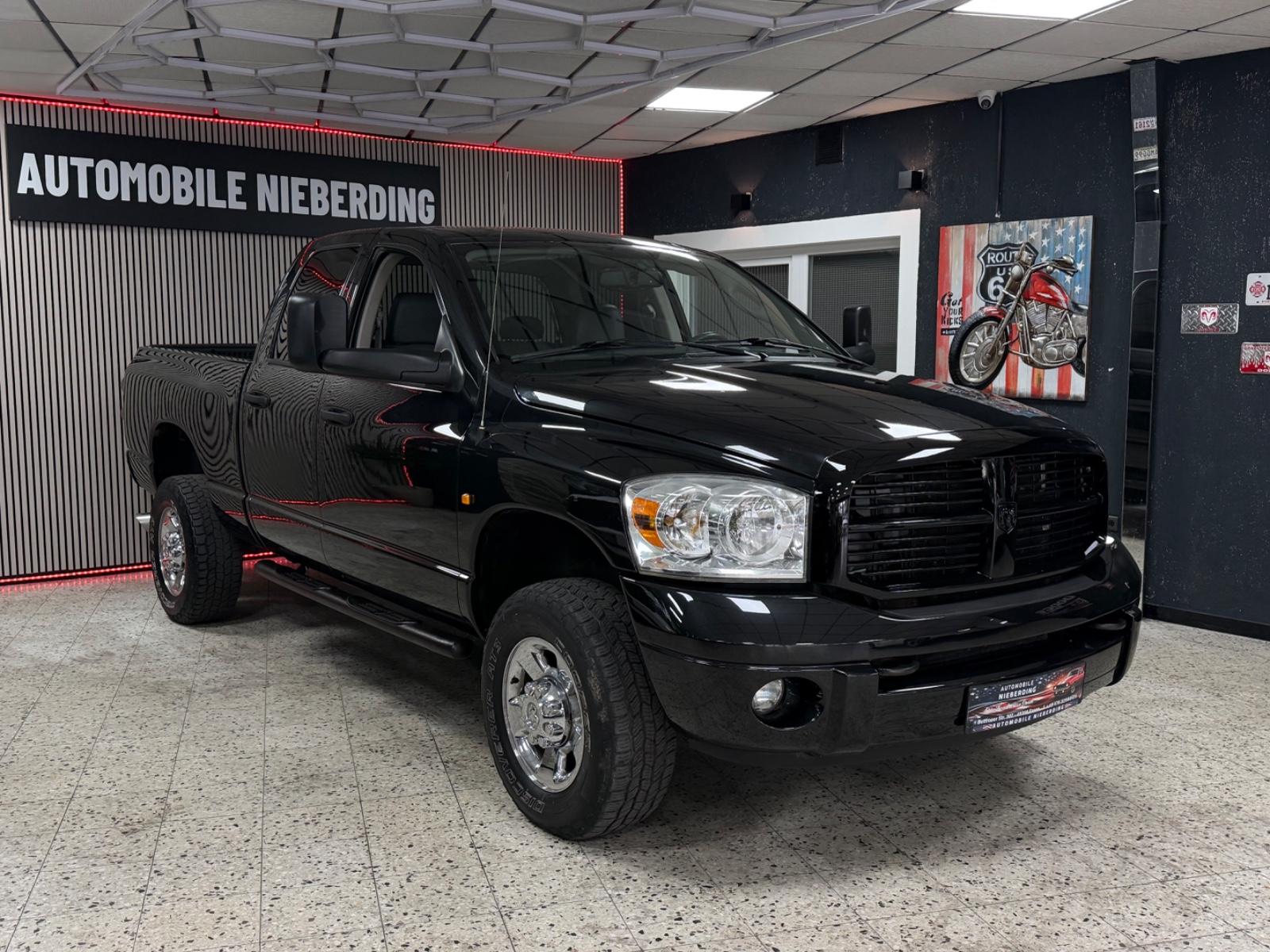Dodge RAM 2500 5.9 Cummins 24V 4X4 / Laramie / Night /
