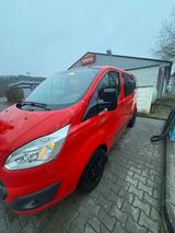 Ford Transit Custom - rote Ford Transit