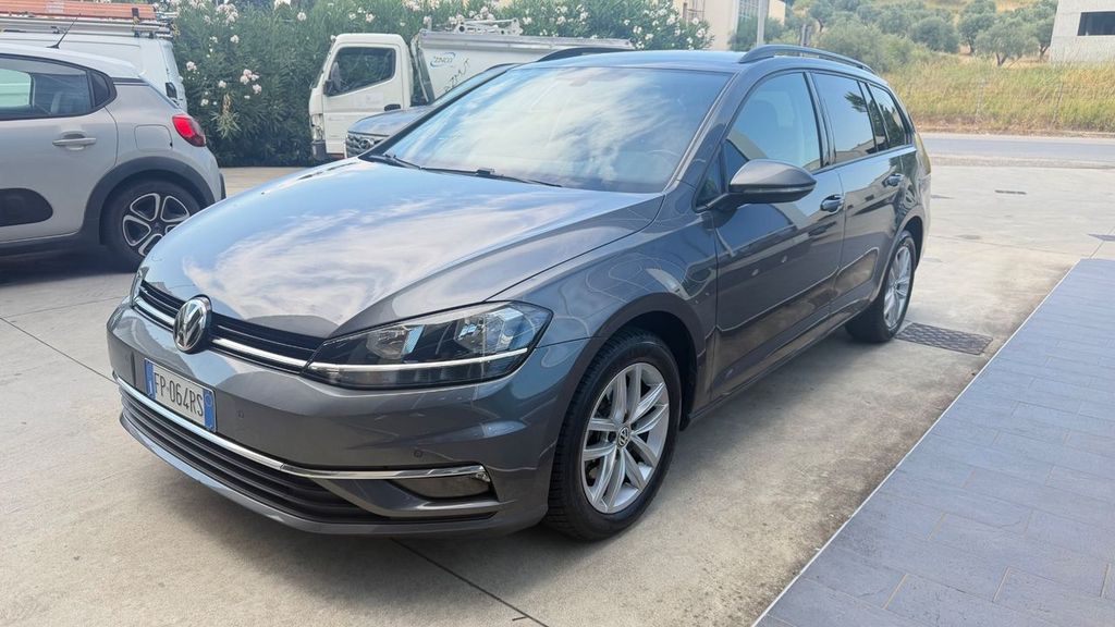 Image of Volkswagen Golf
