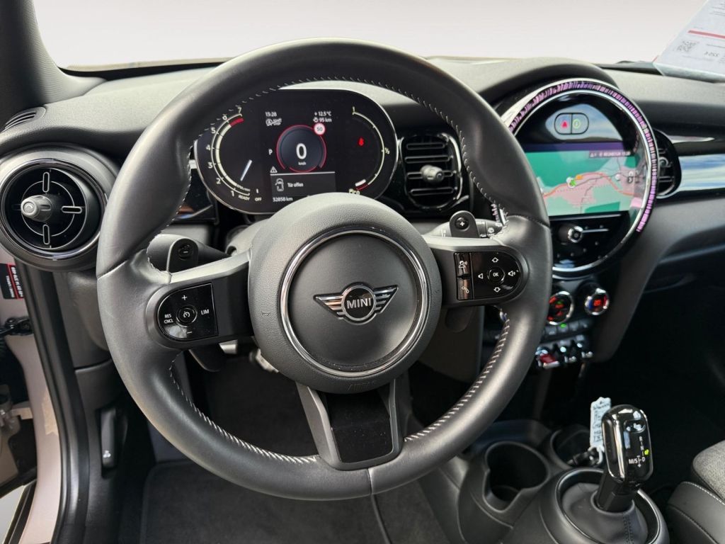 Fahrzeugabbildung MINI Mini Cooper S Aut. Classic Trim