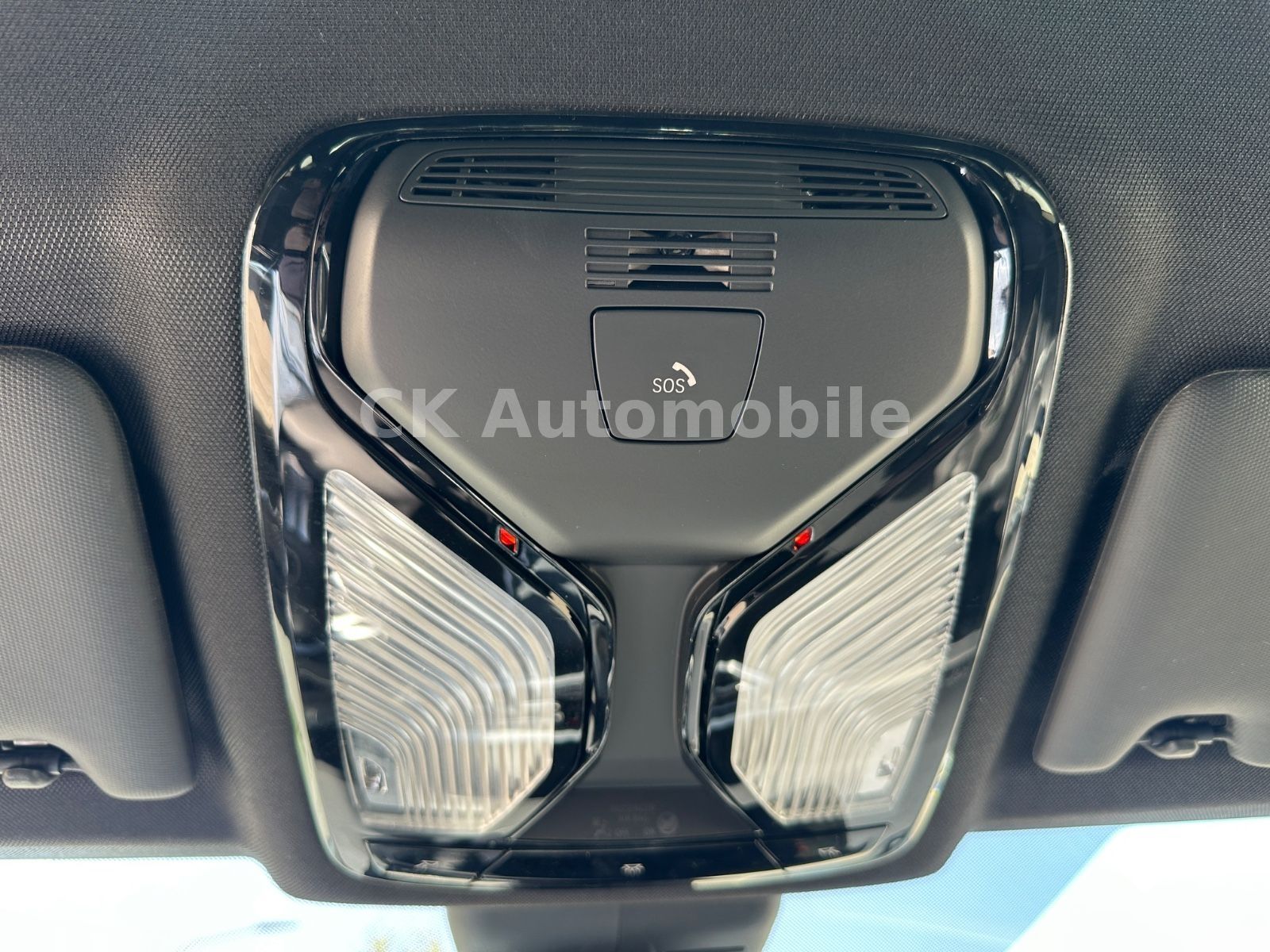 Fahrzeugabbildung BMW 318d Touring Sport-Line/Shadow-Line/Navi/Laser