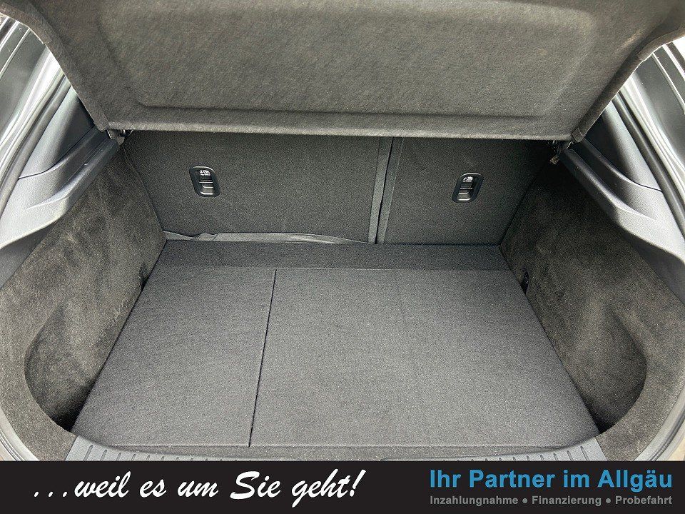 Fahrzeugabbildung Mazda CX-30 SKY-G 150 SELECTION A18+CARPLAY+NAV !1.HD!