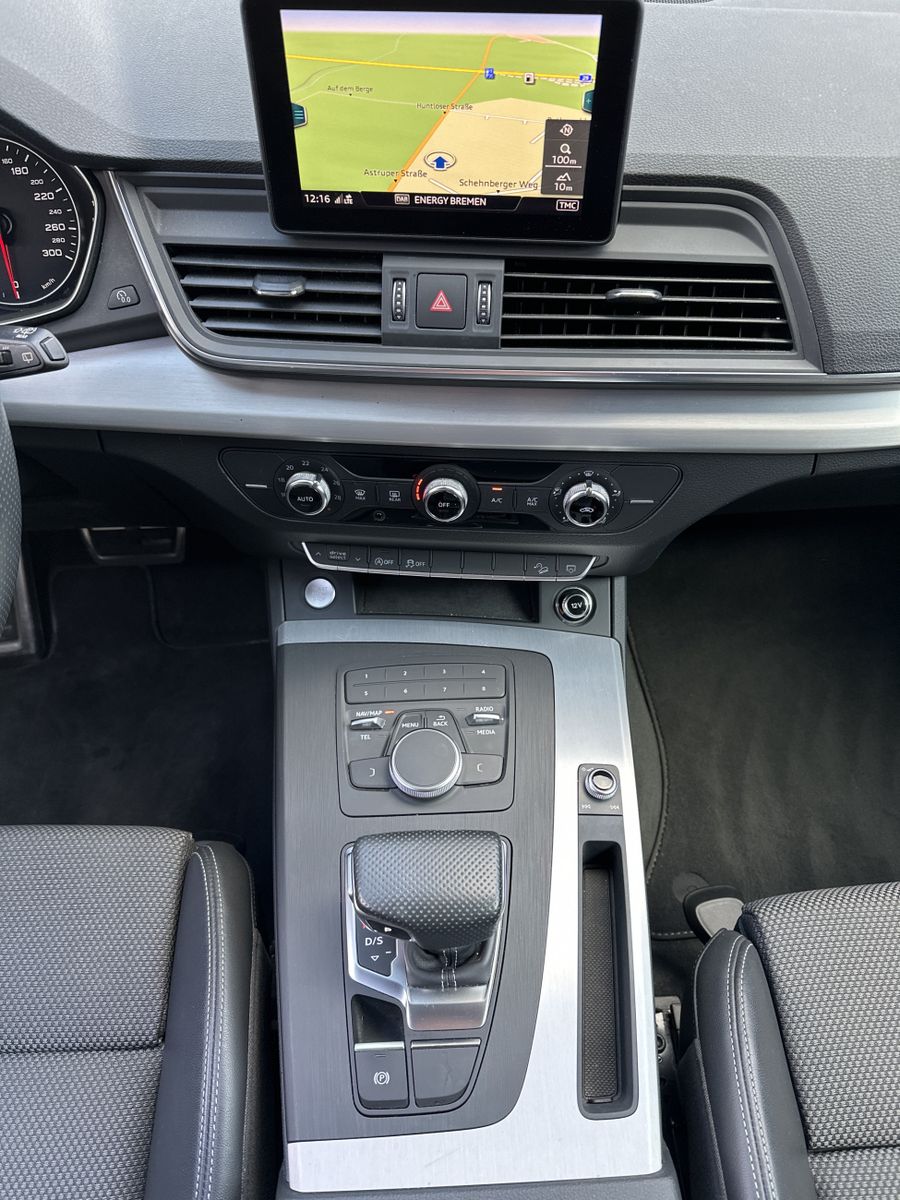 Fahrzeugabbildung Audi Q5 35 TDI S-Line NAV+XEN+AHK+STANDHEIZUNG+1HD+PP