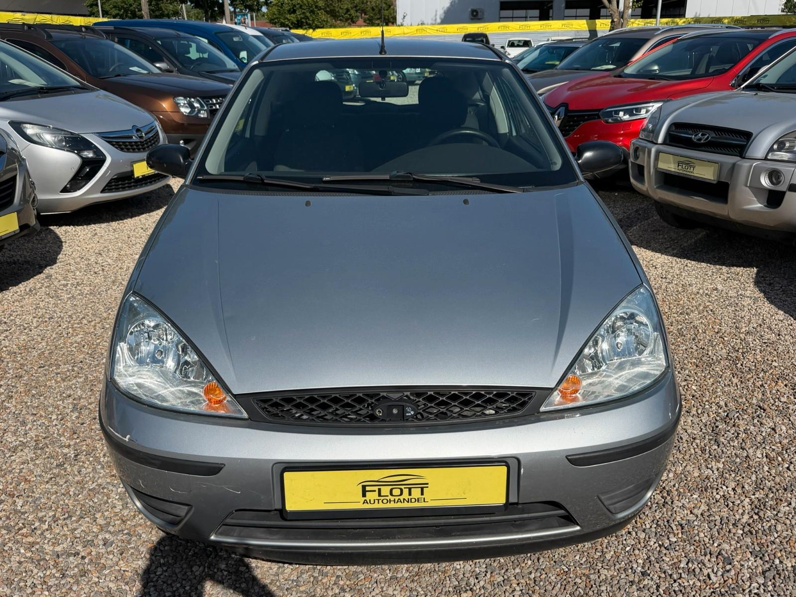 Ford Focus 2004 — interior