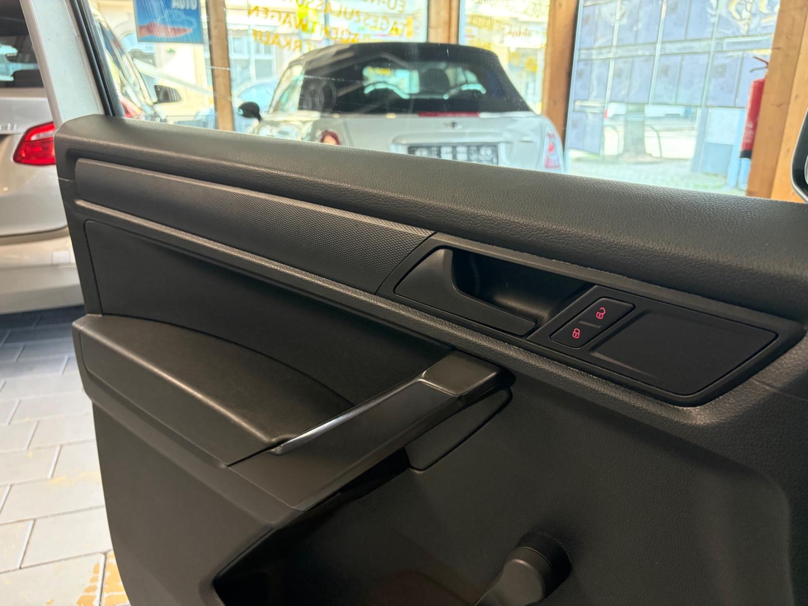 Volkswagen Caddy 2.0TDI DSG ROLLSTUHL/HANDICAP, миниатюра 24