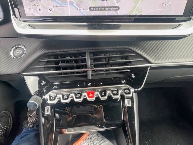Fahrzeugabbildung Peugeot Peugoet 2008 Allure Pure Tech 130 AT