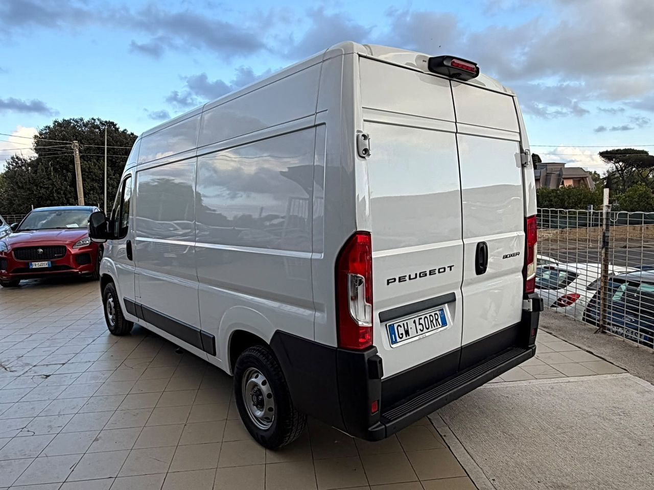 Peugeot Boxer 33 2.2 BlueHDi 140 S&S PM-TM Furgo imagem 3