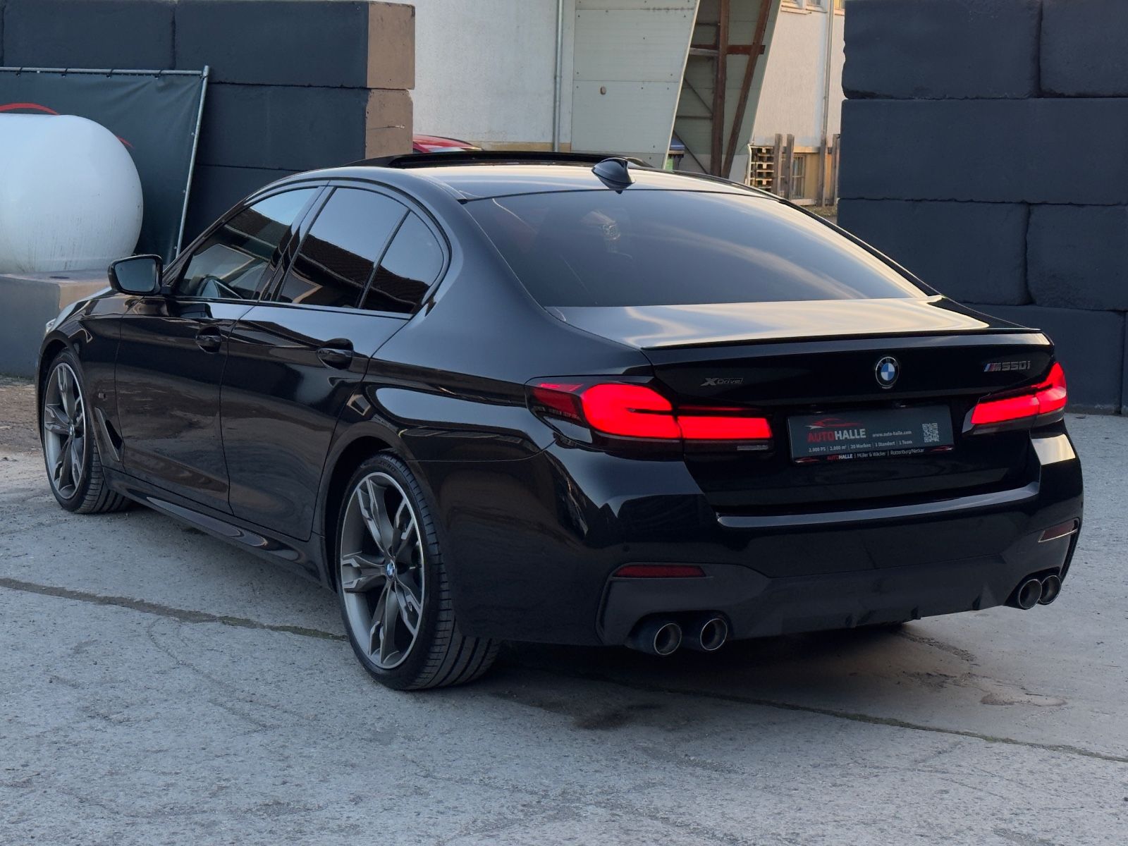 Fahrzeugabbildung BMW M550i xDr H&K 360° HUD Laser ACC SHD StdHz Nappa