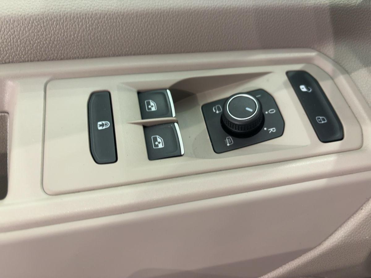 Volkswagen T7 Multivan 1,4 TSI Hybrid DSG "Life" Navi PDC S
