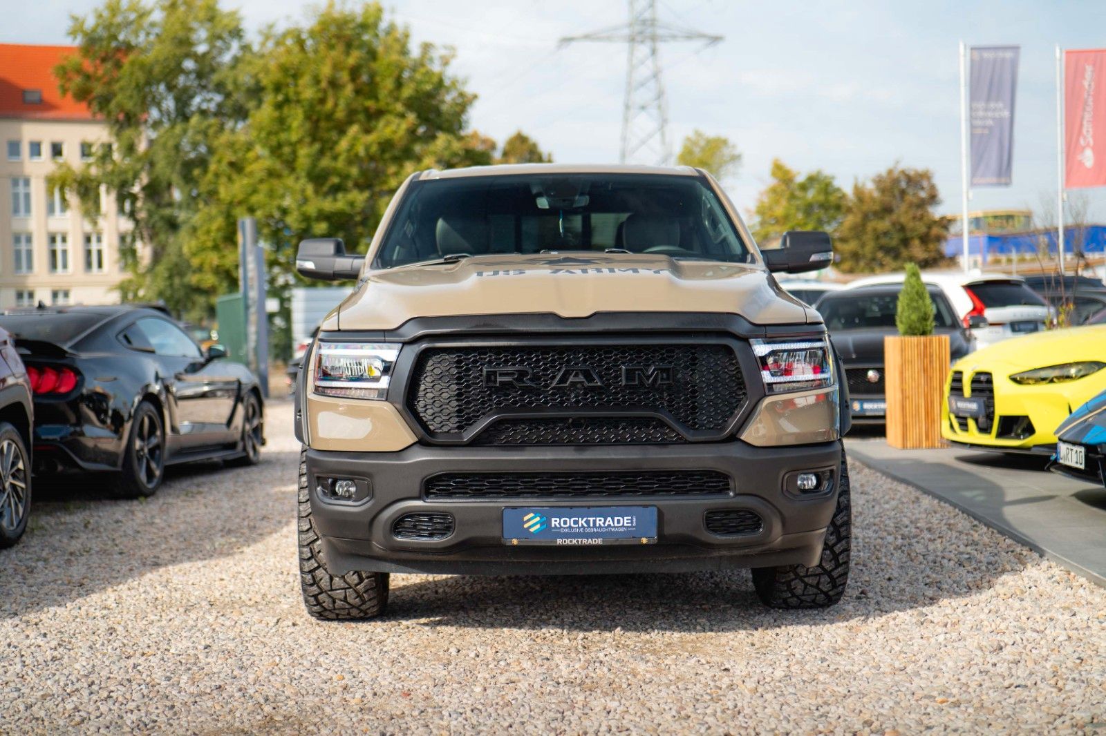 Fahrzeugabbildung Dodge RAM 5.7 V8 HEMI 4x4 NIGHT OFFROAD ARMY STYLE LED