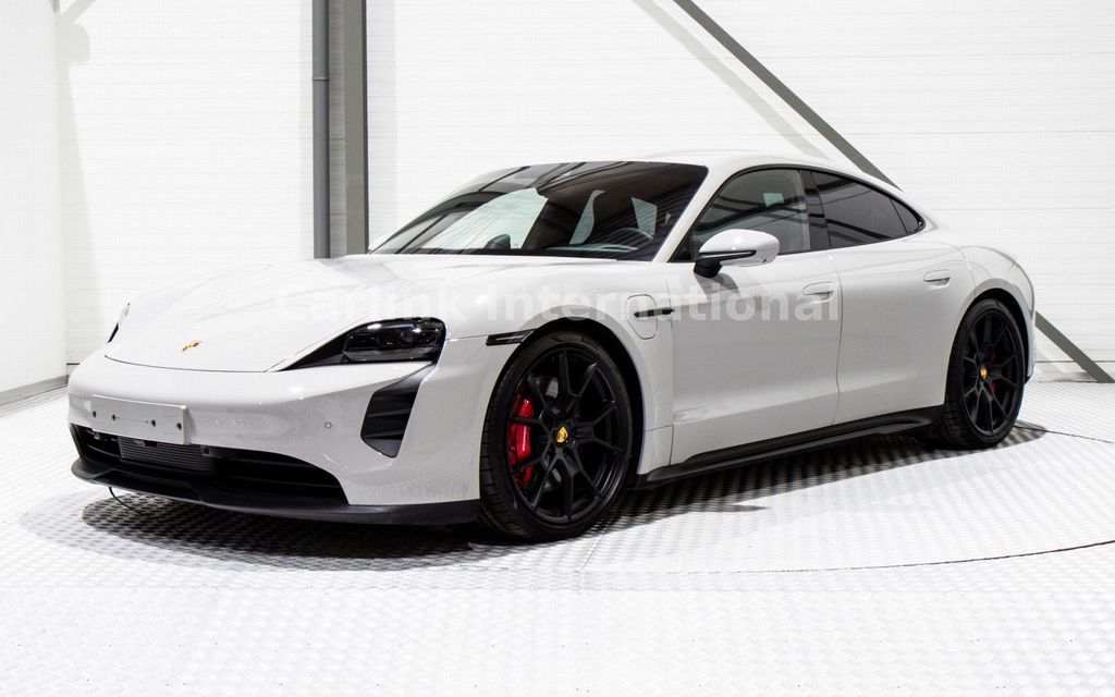 Porsche Taycan GTS- 21
