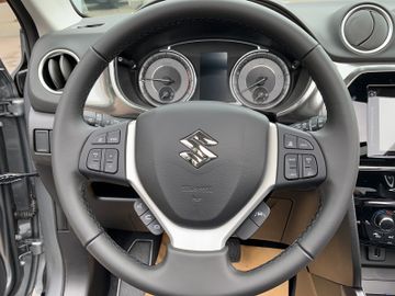 Fotografie des Suzuki Vitara 1.5 Hybrid Comfort+ AGS ALLWETTERREIFEN