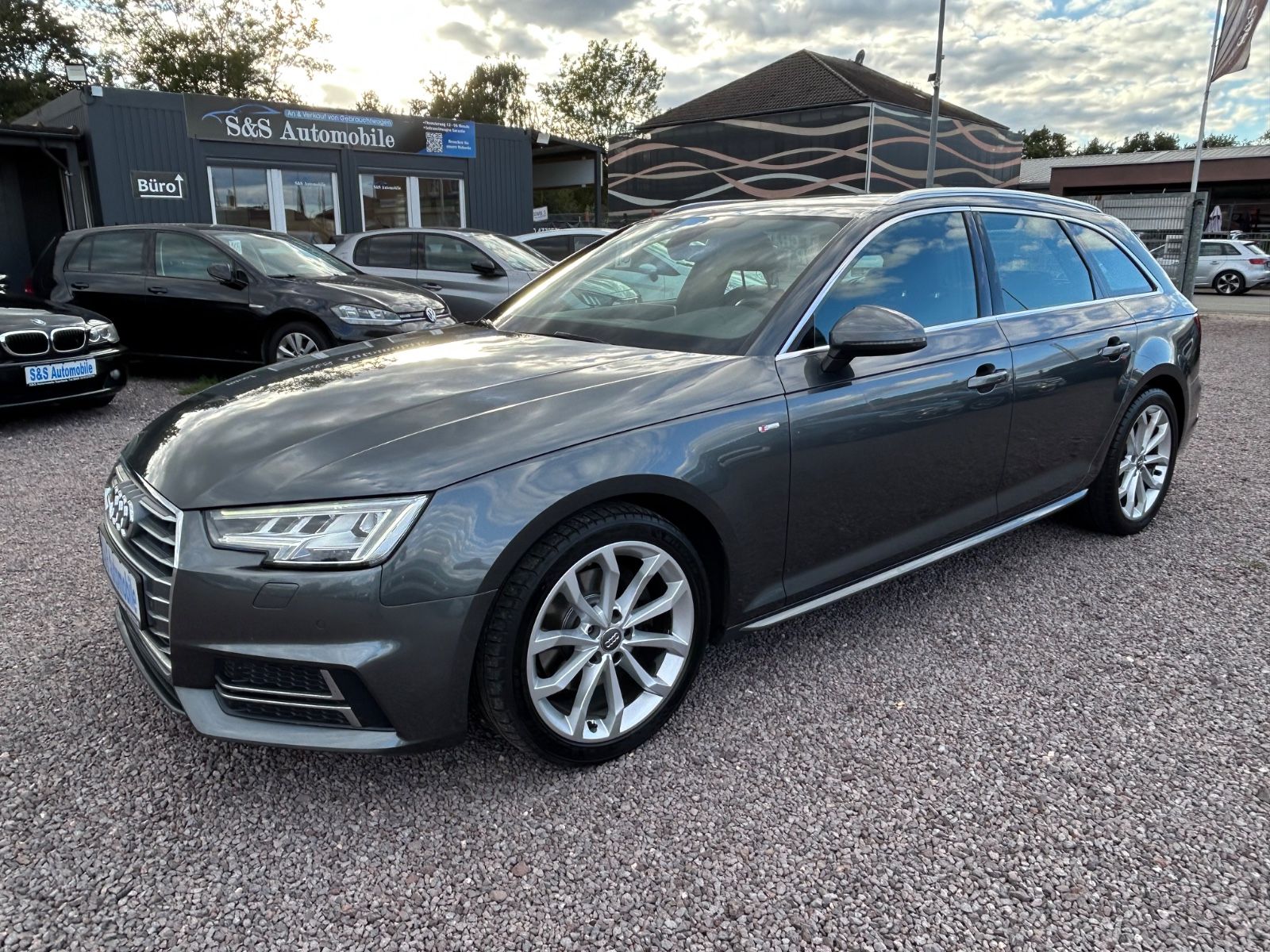 Audi A4 - 1