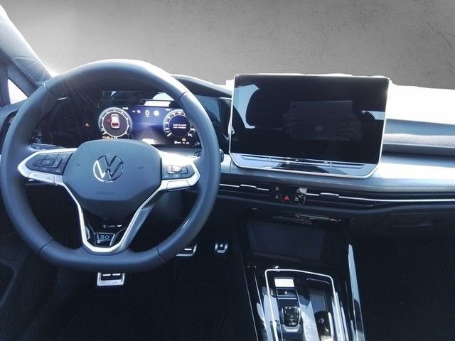 Fahrzeugabbildung Volkswagen Golf VIII EDITION 50 Matrix AHK PANO HUD Kamera