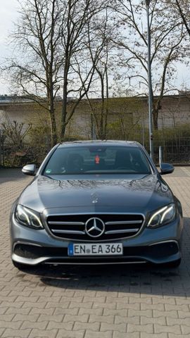 MERCEDES-BENZ Mercedes -Benz E220d Schiebedach Kamera