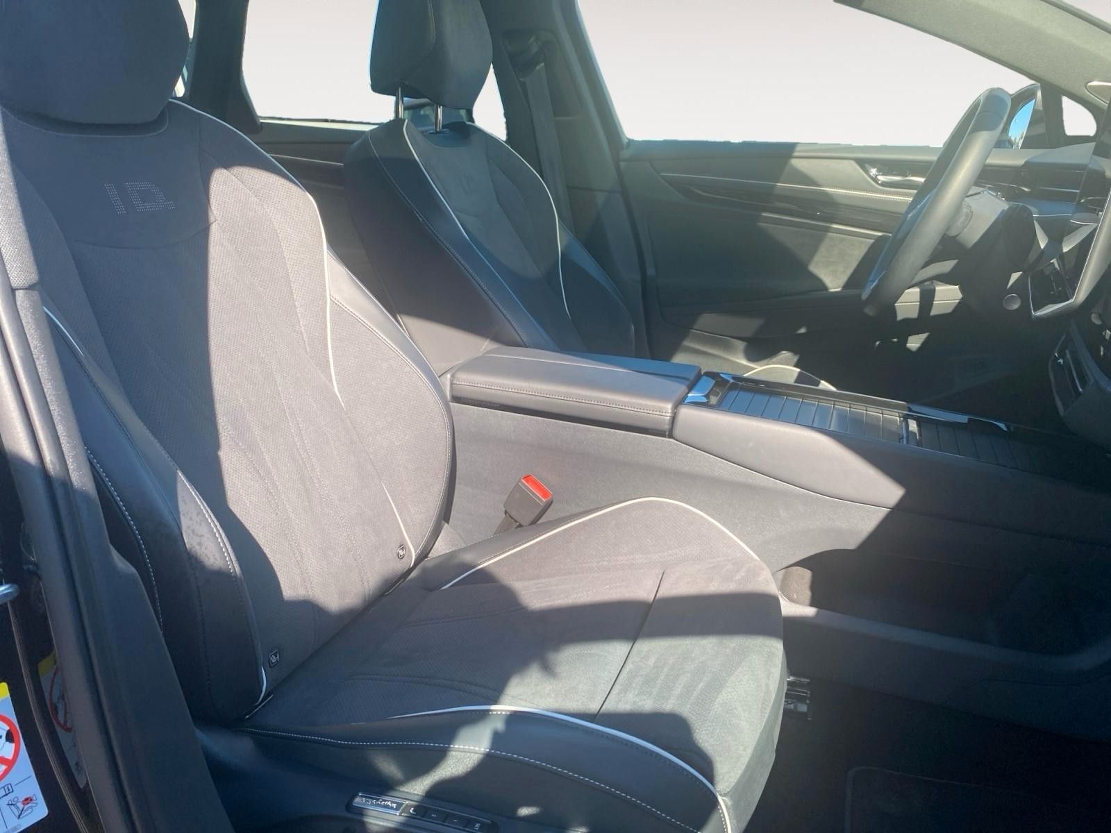 Fahrzeugabbildung Volkswagen ID.7 Tourer Pro S AHZV Harman/Kardon