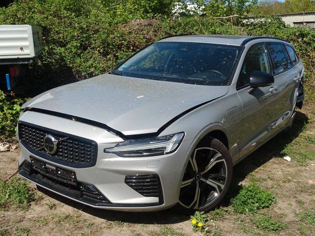 Volvo V60 T 8 Ultra Dark Recharge Plug-In Hybrid AWD