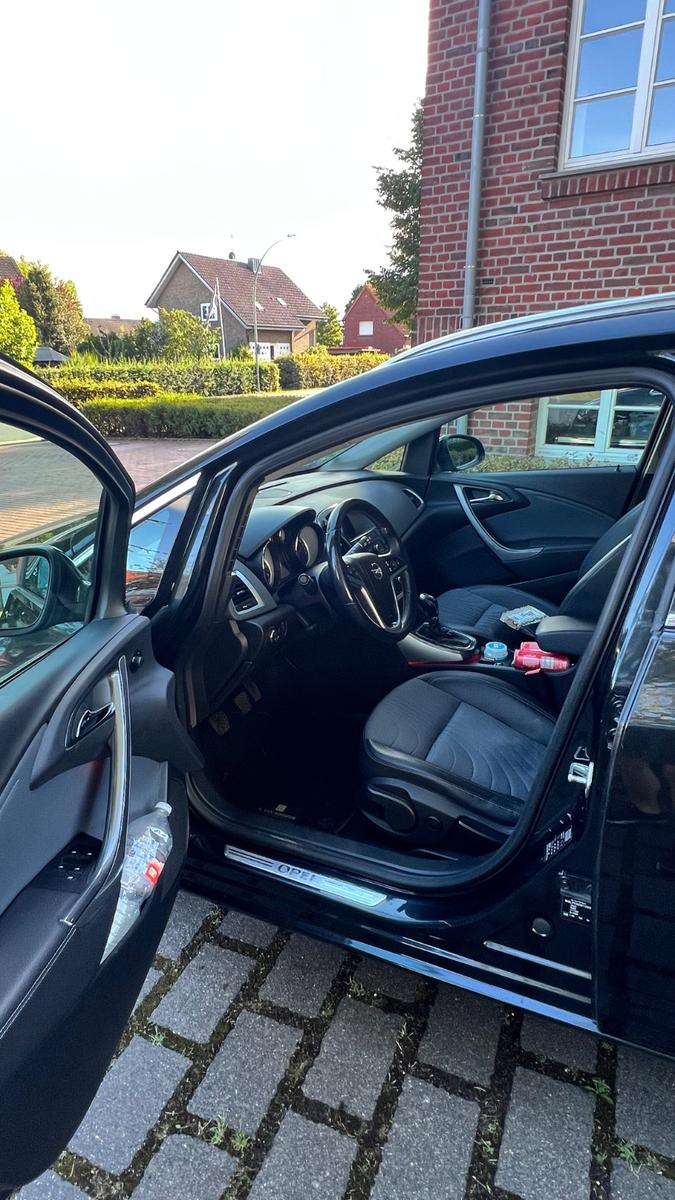 Opel Astra 2014 — photo 6